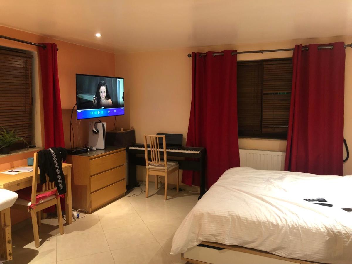 Residence La Fraisiere Anderlecht エクステリア 写真