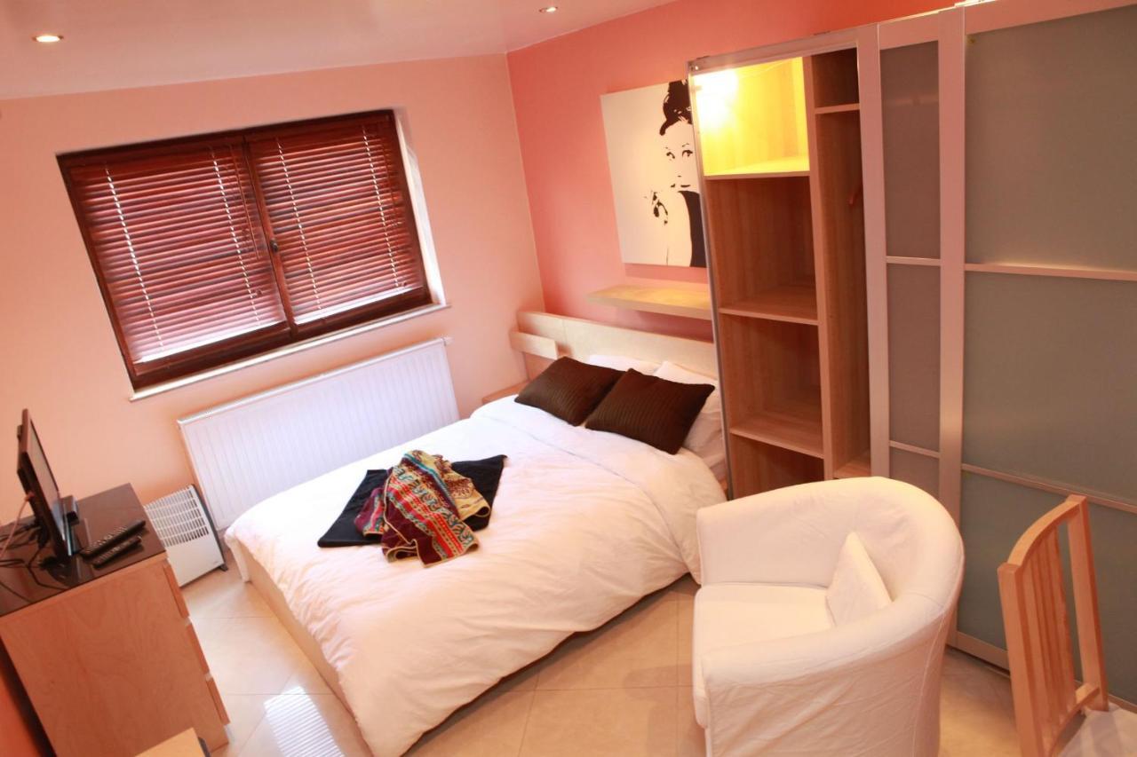 Residence La Fraisiere Anderlecht エクステリア 写真